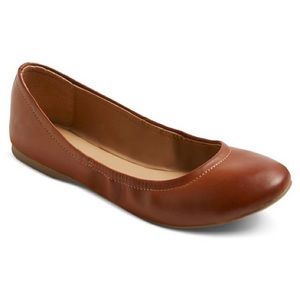 Round toe cognac leather flats